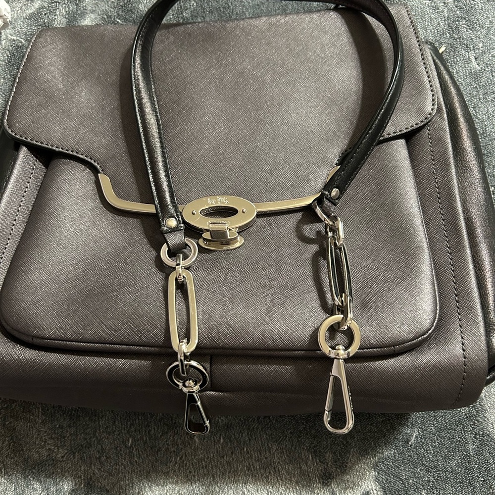 Elegant Gray Coach Handbag - Picture 5 of 9